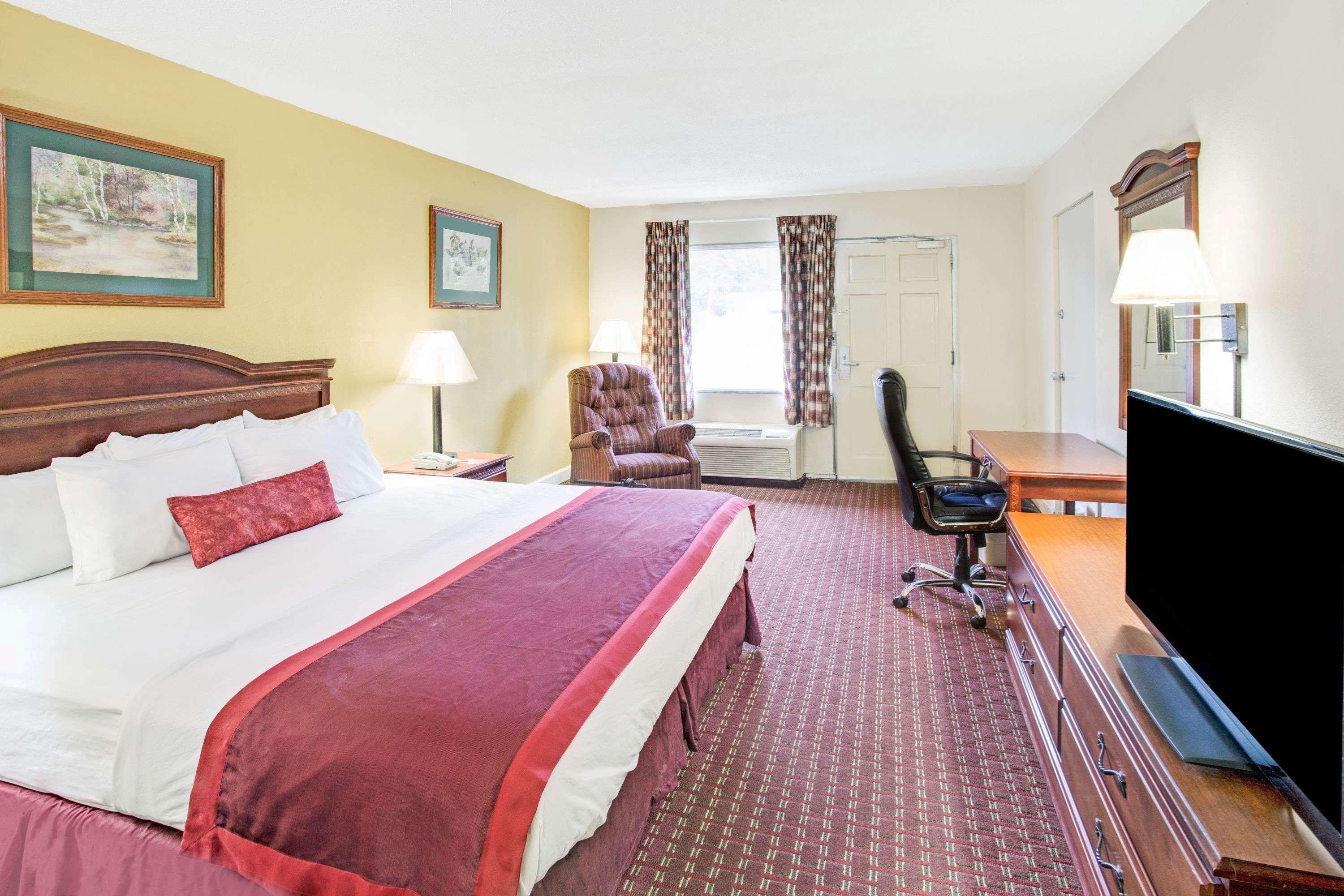 Ramada By Wyndham Walterboro Hotel Eksteriør billede