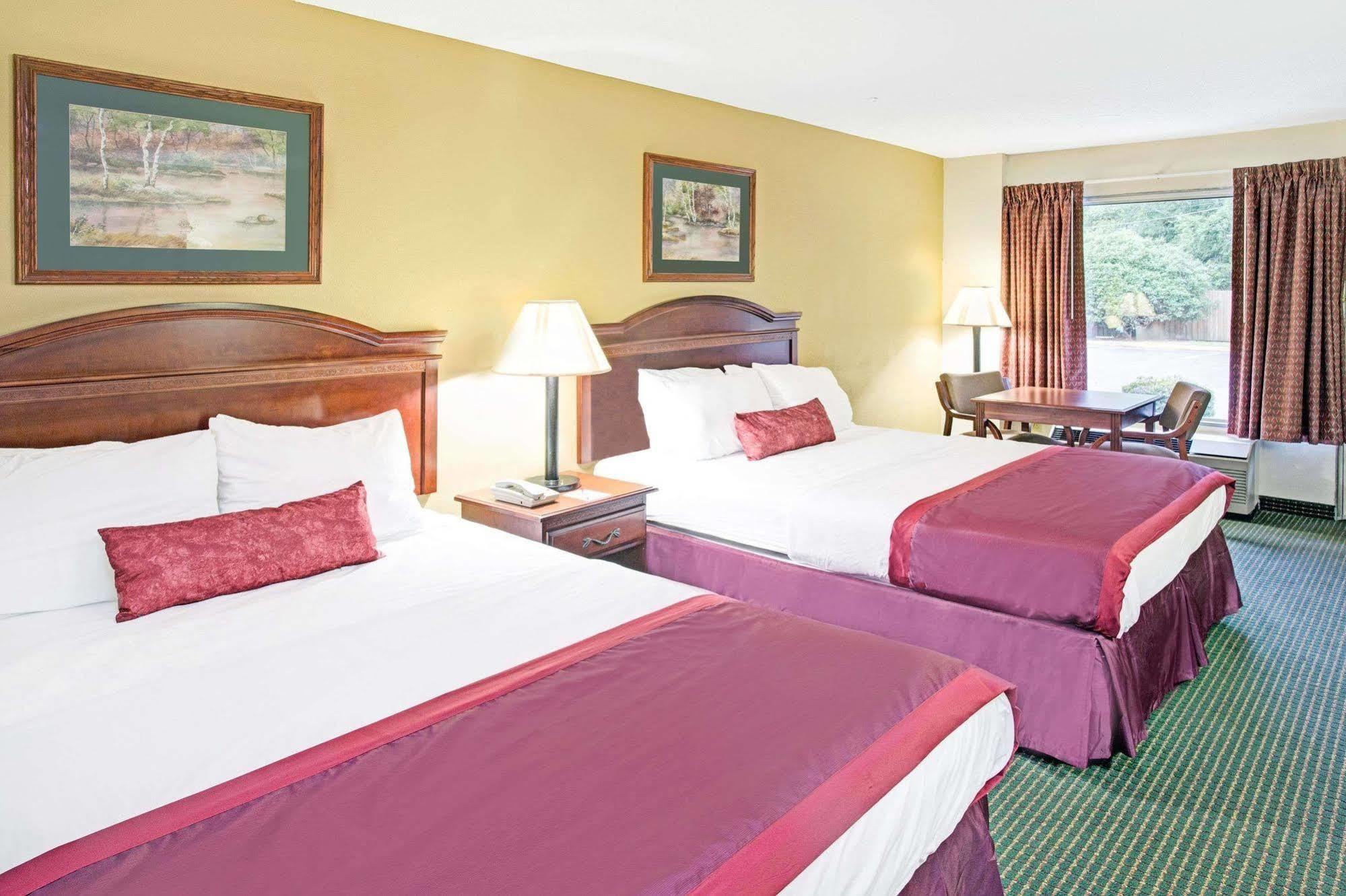 Ramada By Wyndham Walterboro Hotel Eksteriør billede